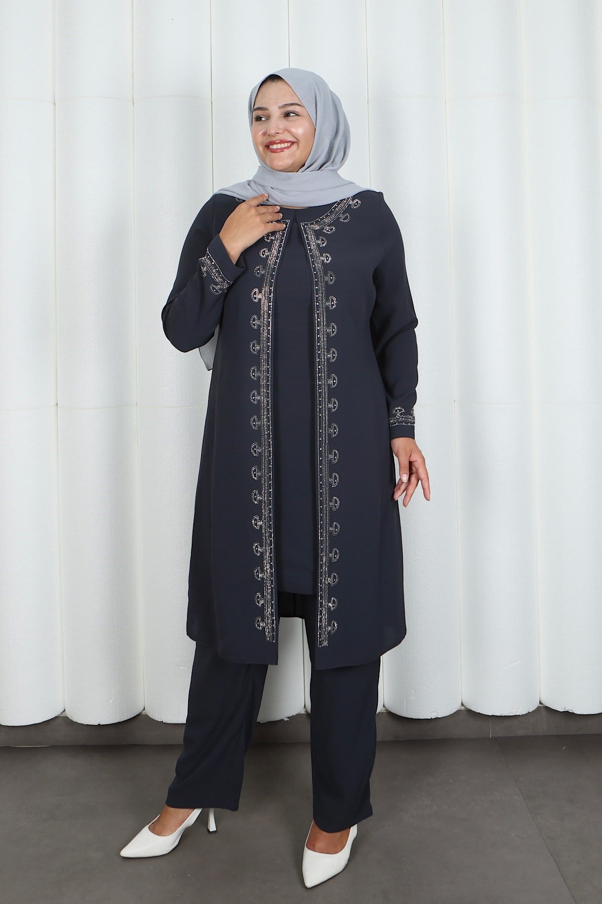 Kolları Taşlı Büyük Beden Anne Takımı Gri  HNT2101