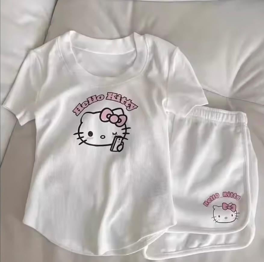 Beyaz Hello Kitty Tam Boy Bluz Şort Alt Üst Takım