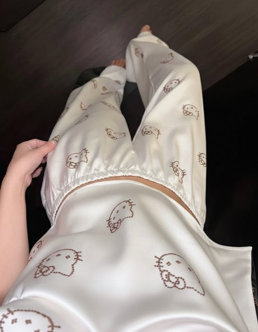 Beyaz Hello Kitty Taş Detaylı Saten Homewear Pijama Takımı