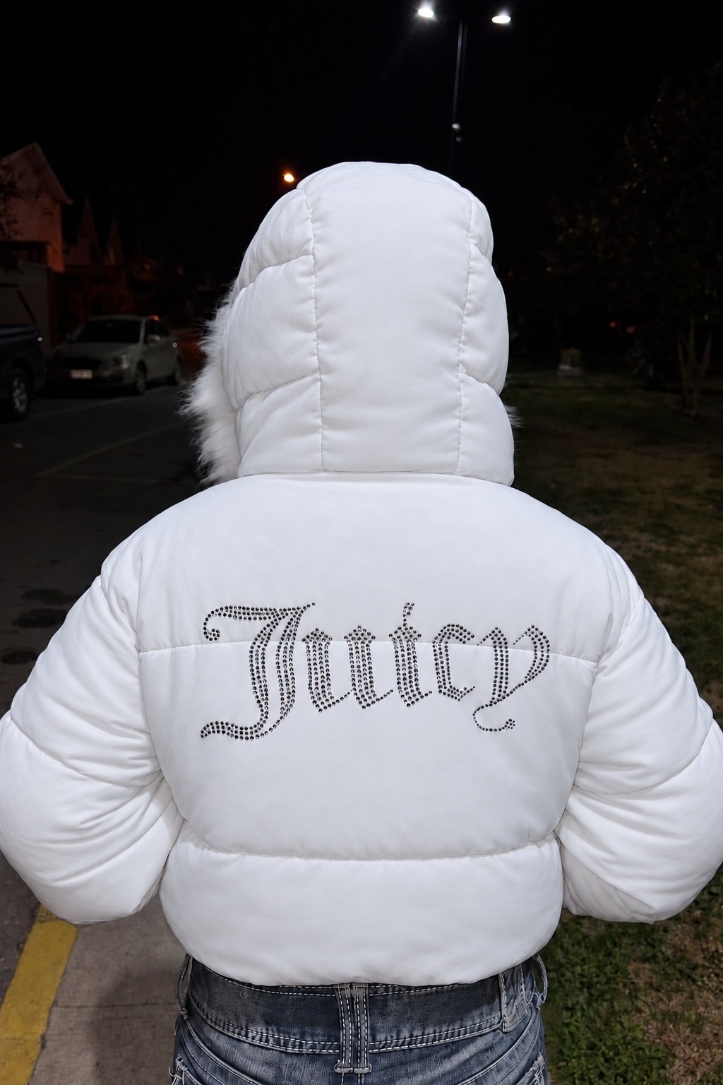 Beyaz Juicy Peluş Kapüşonlu Şişme Crop Mont