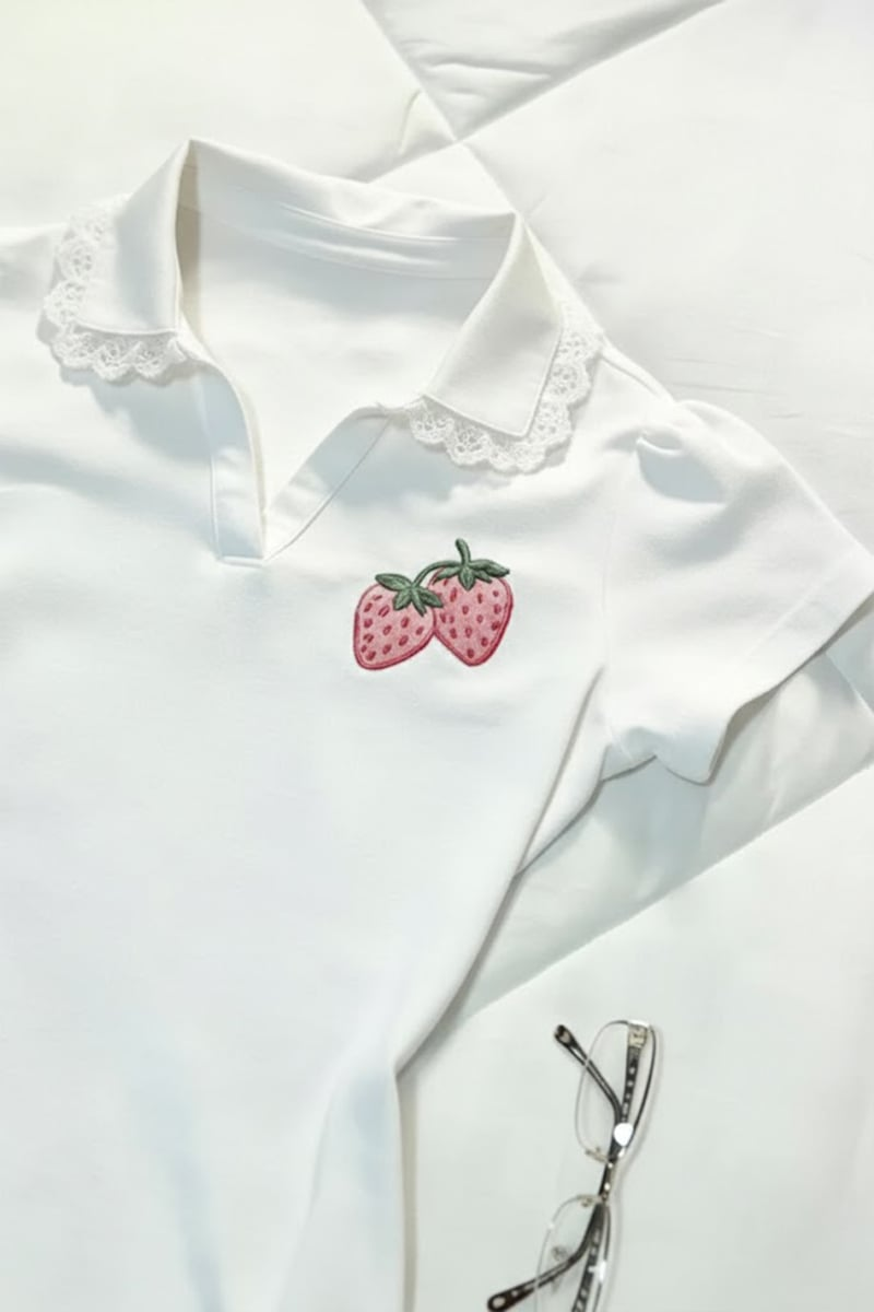Beyaz Strawberry Dantel Yaka Detaylı Y2K Kısa Kollu Crop