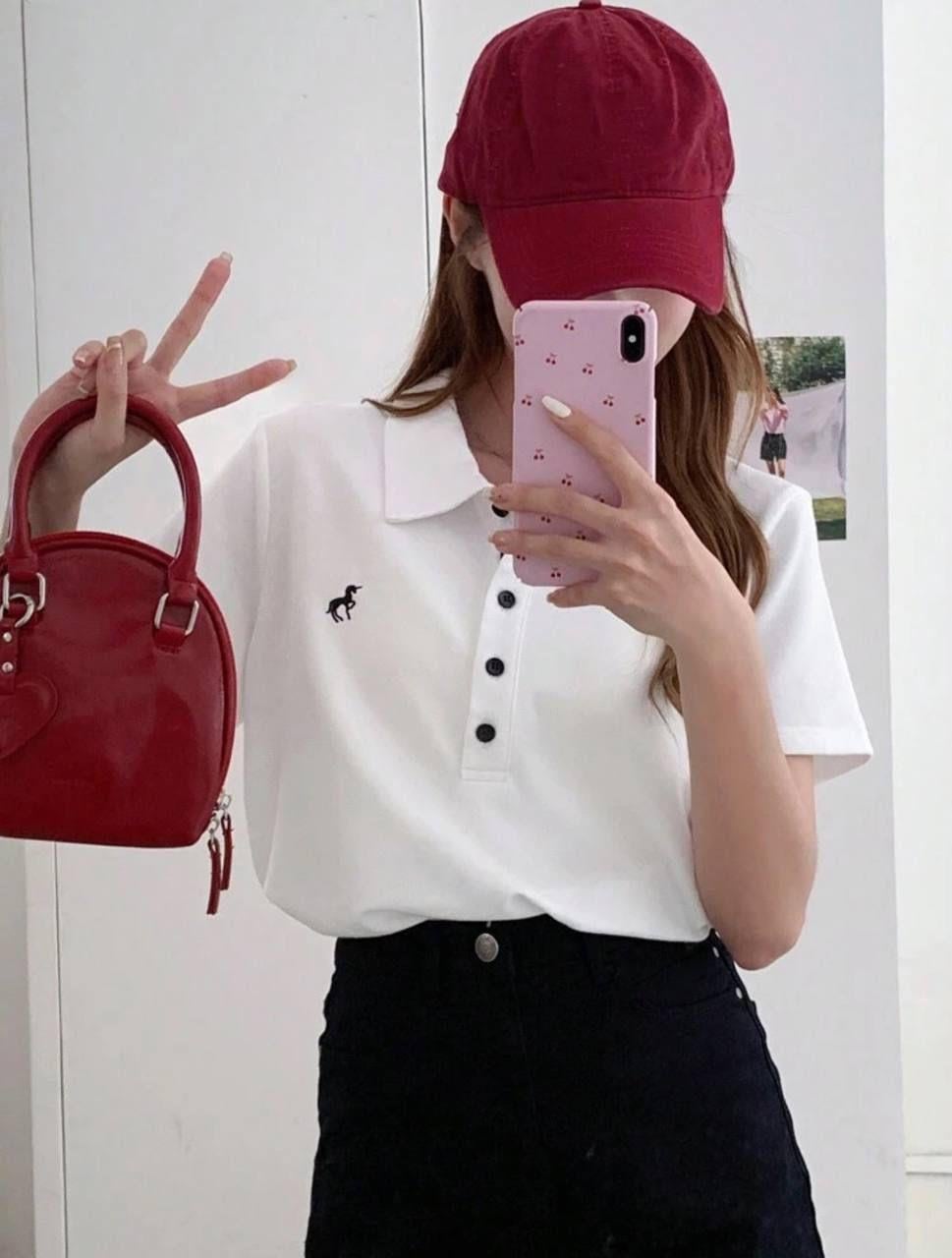 Beyaz Tek Boynuzlu At Baskılı Polo Yaka Düğmeli Kısa Kol Tshirt 