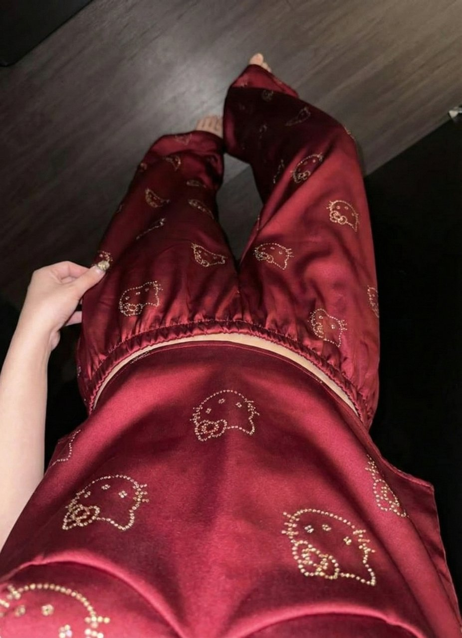 Bordo Hello Kitty Taş Detaylı Saten Homewear Pijama Takımı