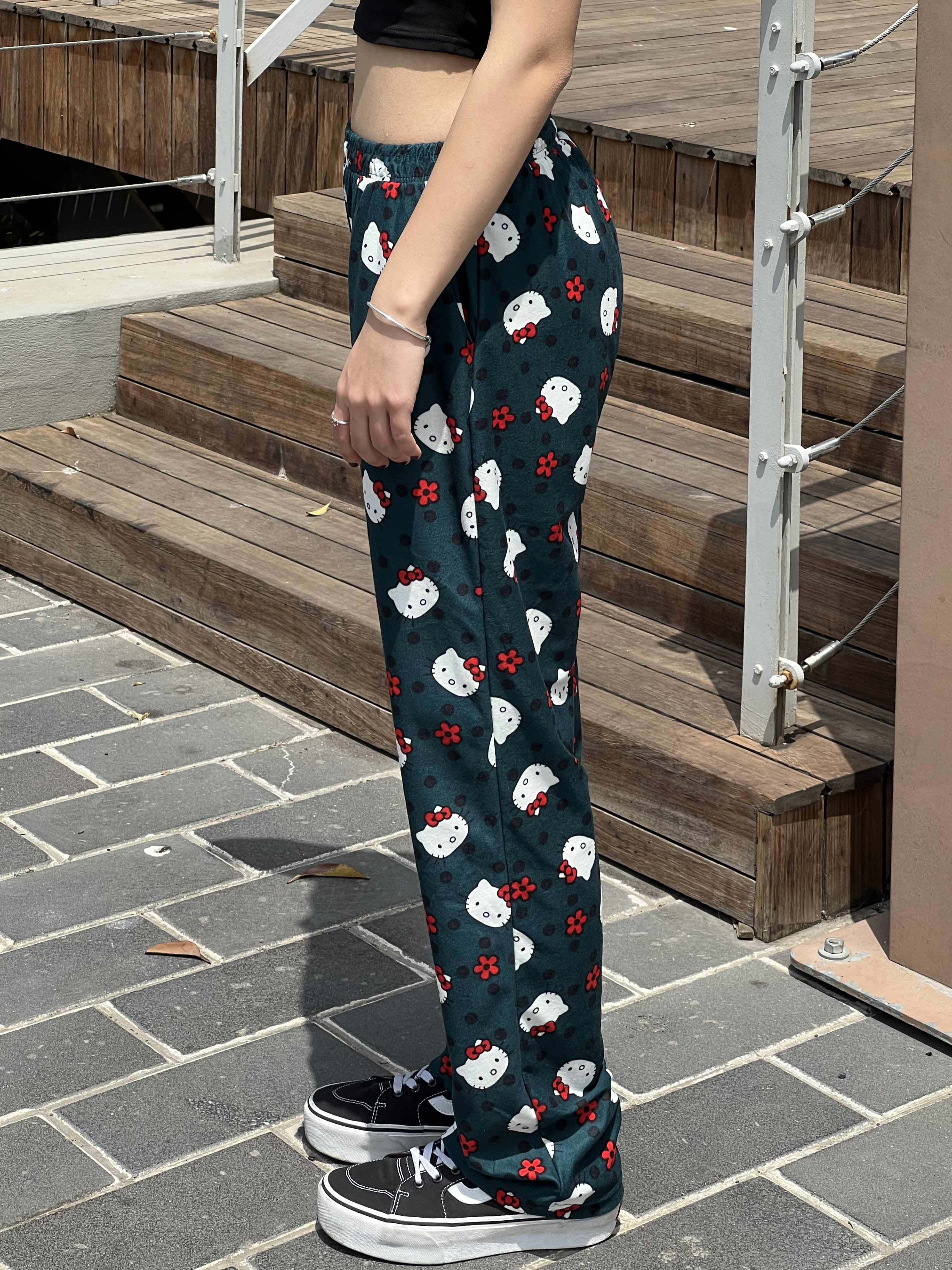 Çiçek Hello Kitty Detaylı Bol Eşofman Altı