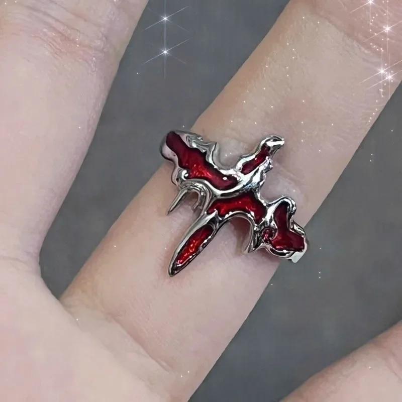 Kırmızı Alevli Çift Boynuz Gotik Unisex Yüzük