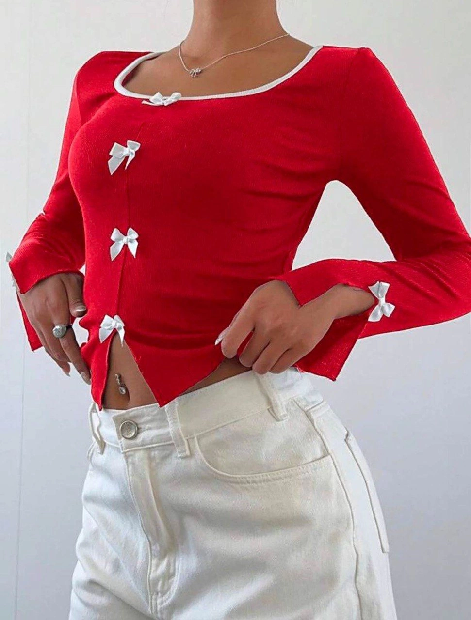 Kırmızı Ribbon Dekolteli Uzun Kollu Crop