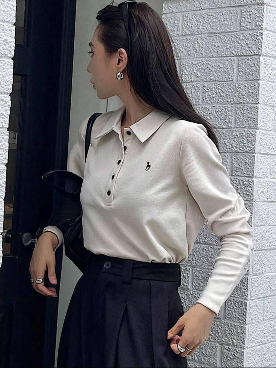 Krem Tek Boynuzlu At Baskılı Polo Yaka Düğmeli Uzun Kol Tshirt