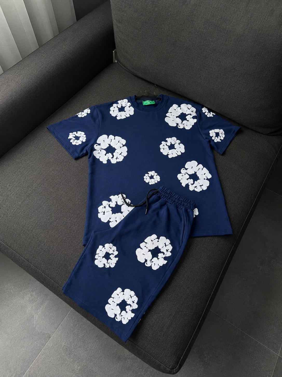 Mavi Çiçek Detaylı Oversize T-shirt & Şort Takım