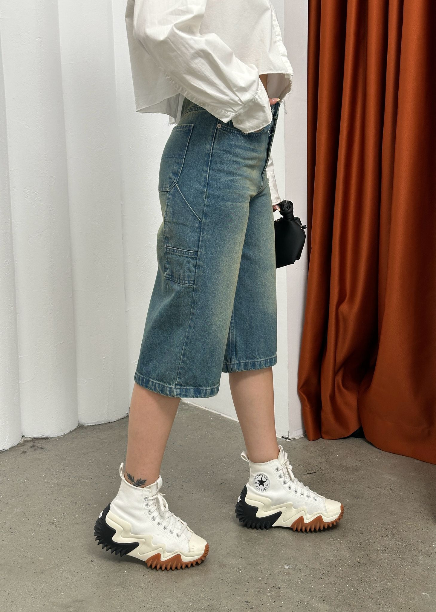 Palaska Detaylı Bermuda Şort