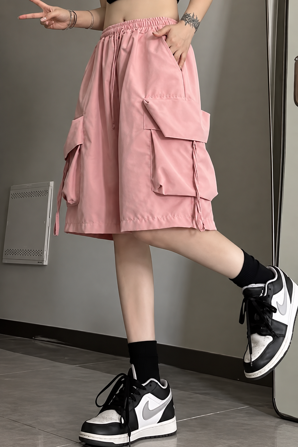 Pembe Cepli Gabardin Kargo Şort