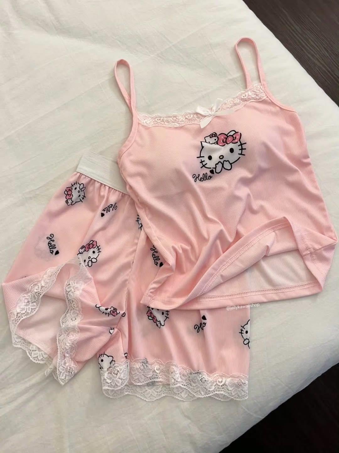 Pembe Hello Kitty Dantel Detaylı Alt Üst Takım