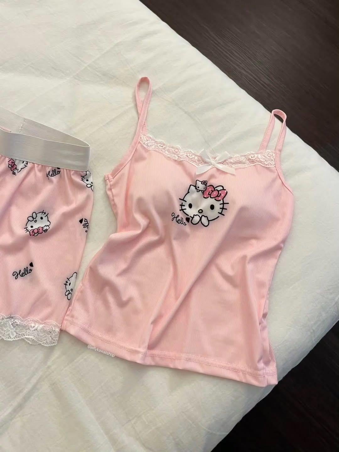 Pembe Hello Kitty Dantel Detaylı Alt Üst Takım