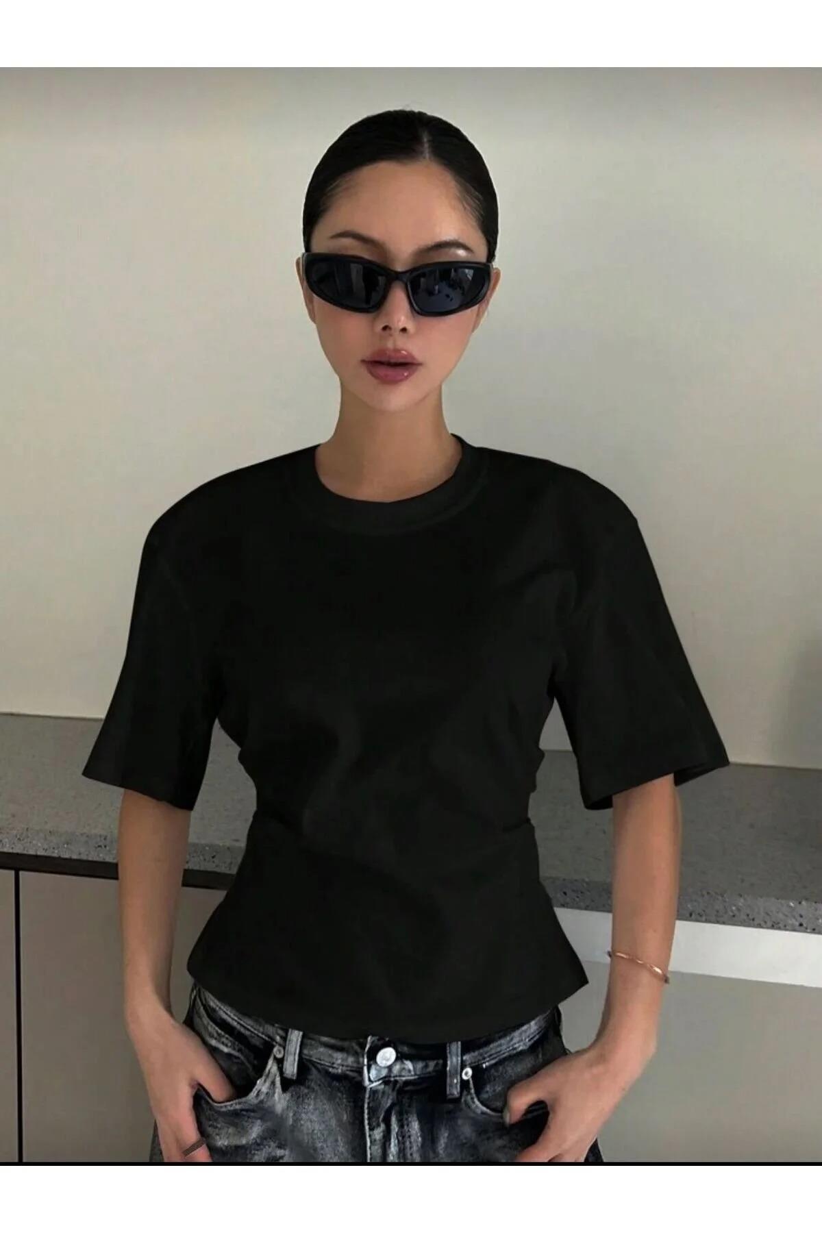 Siyah Chic Yırtmaç Detaylı Bluz