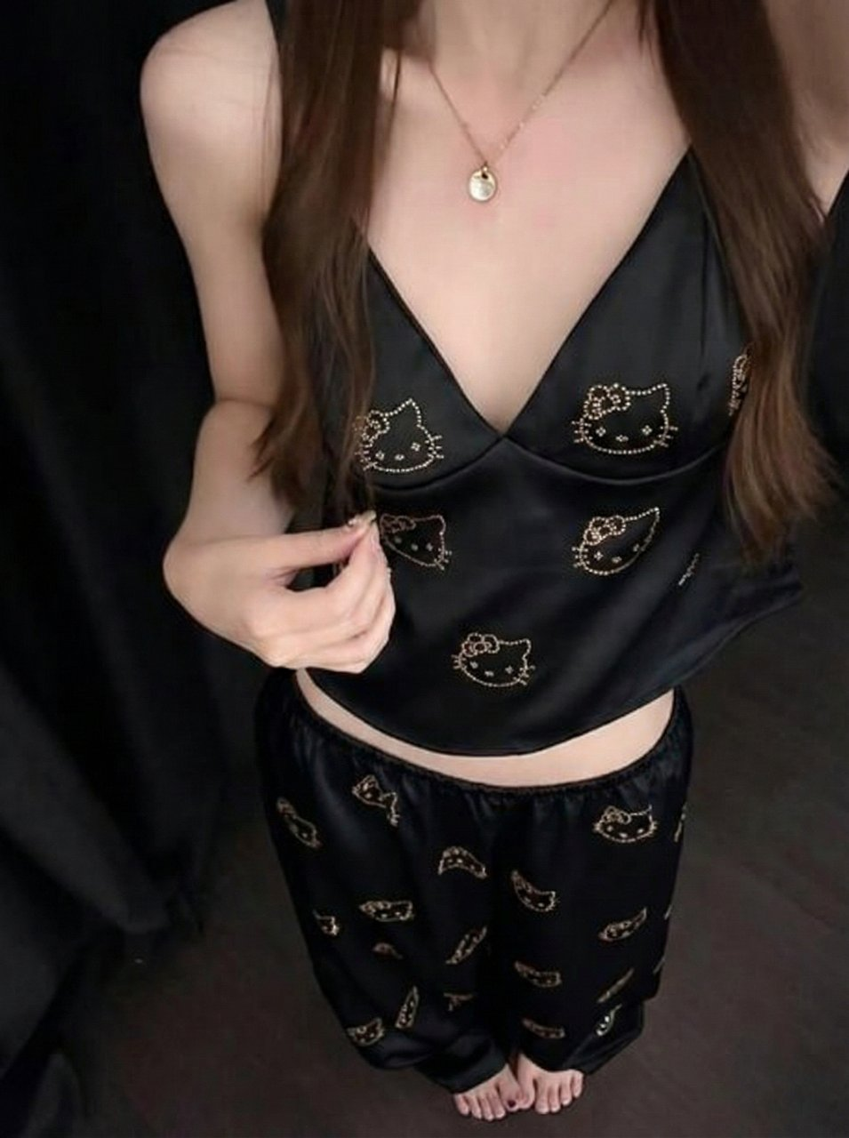 Siyah Hello Kitty Taş Detaylı Saten Homewear Pijama Takımı