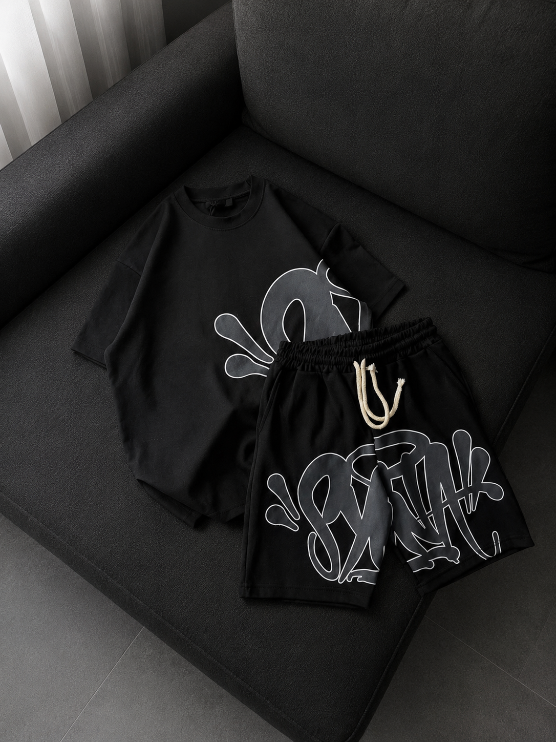 Siyah Street Graffiti Beyaz Unisex T-shirt & Şort Takım