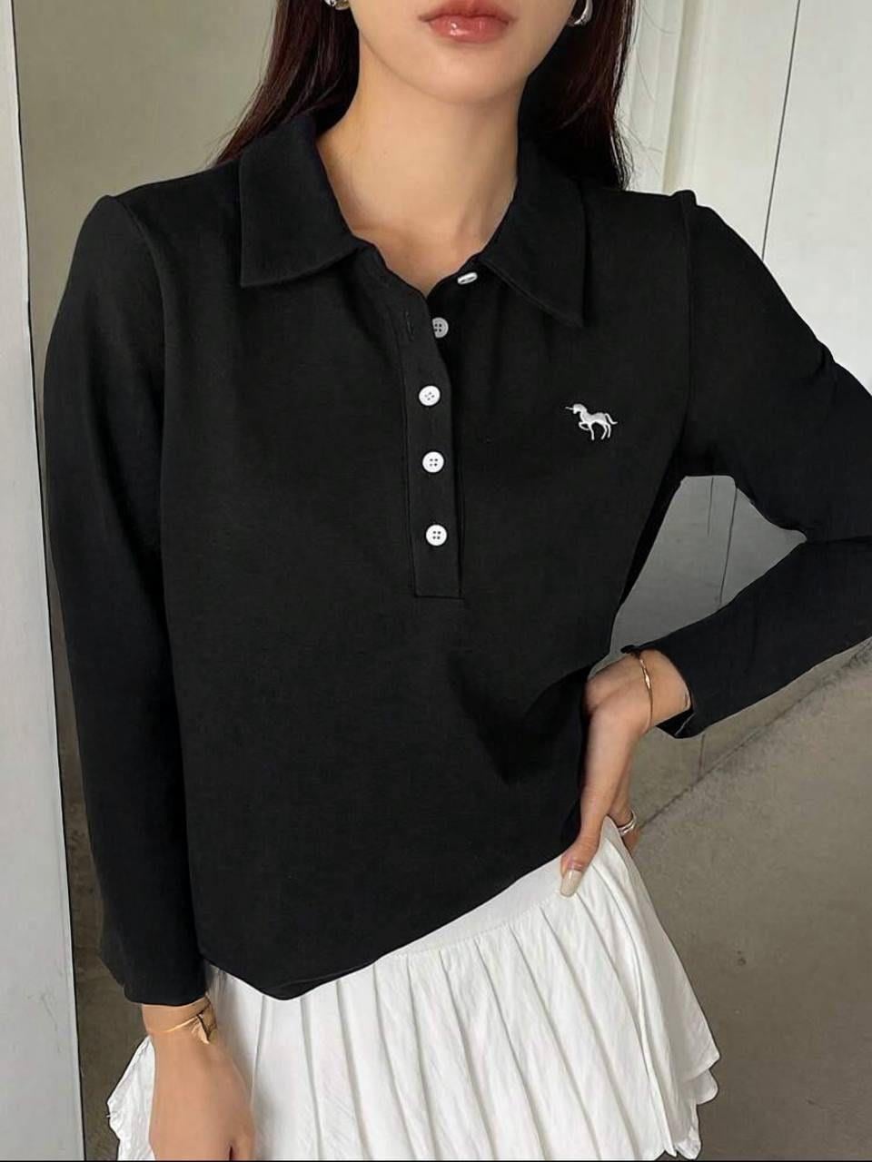 Siyah Tek Boynuzlu At Baskılı Polo Yaka Düğmeli Uzun Kol Tshirt