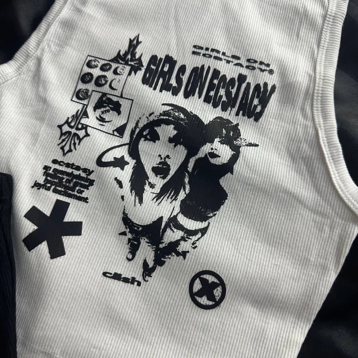 Y2k Girls On Aesthetic Crop Tank