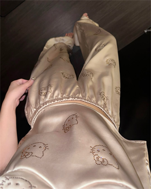 Bej Hello Kitty Taş Detaylı Saten Homewear Pijama Takımı