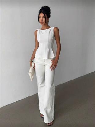 Beyaz Fiyonk Detaylı Parçalı Bluz