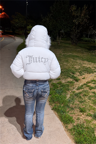 Beyaz Juicy Peluş Kapüşonlu Şişme Crop Mont