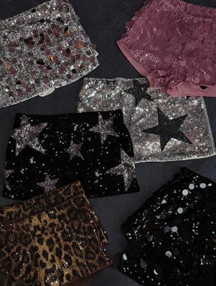 Beyaz Pul Sim Detaylı Şort Etek