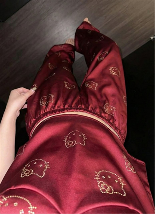 Bordo Hello Kitty Taş Detaylı Saten Homewear Pijama Takımı