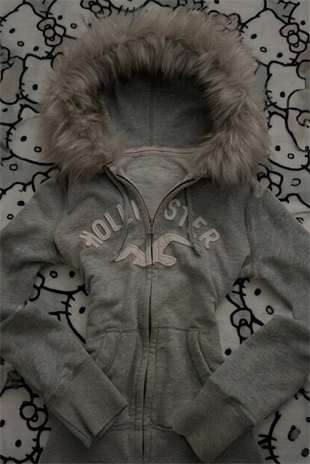 Gri Melanj Holister Kürk Detaylı Y2K Crop Hırka