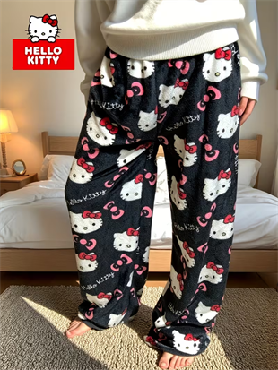 Hello Kitty Siyah Peluş Pijama