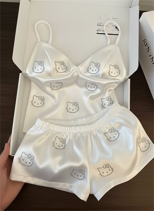 Hello Kitty Taş Detaylı Şık Homewear Pijama Takımı Beyaz