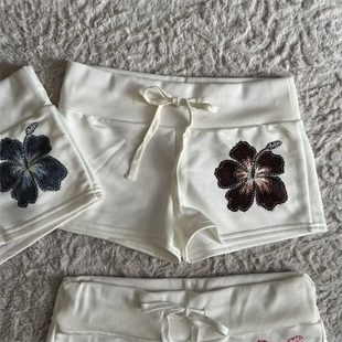 Kahverengi Sakura Flower Mini Şort