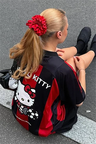 Kırmızı Siyah Çubuklu Jersey Hello Kitty&Flotte T-Shirt