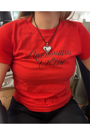 Love Bombing Baskılı Kırmızı Crop Bluz
