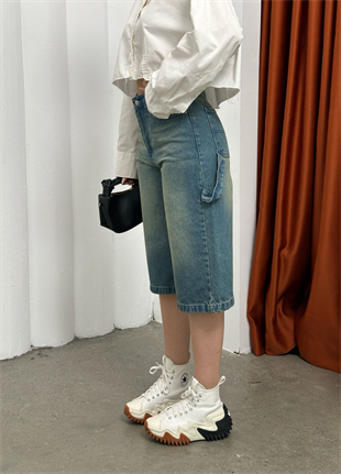 Palaska Detaylı Bermuda Şort