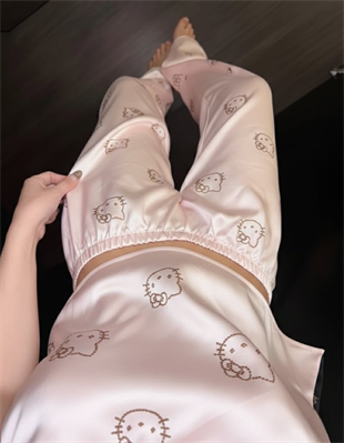 Pembe Hello Kitty Taş Detaylı Saten Homewear Pijama Takımı