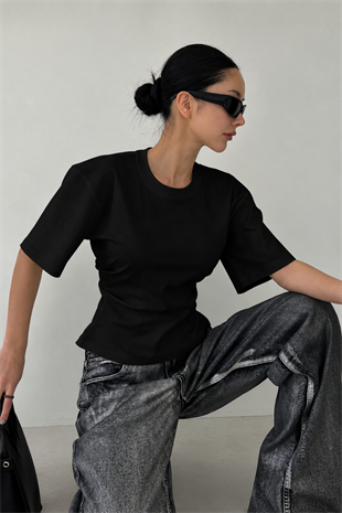 Siyah Chic Yırtmaç Detaylı Bluz