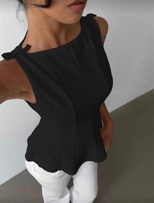 Siyah Fiyonk Detaylı Parçalı Bluz