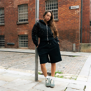 Siyah Galaxy Taşlı Kapüşonlu Crop Hırka