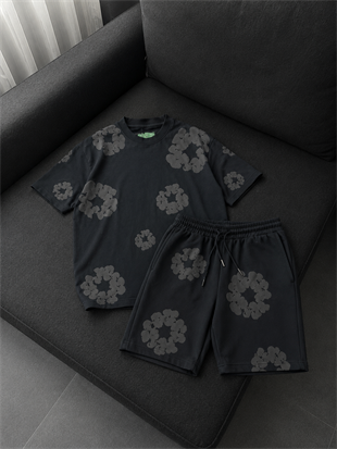 Siyah Gri Çiçek Detaylı Oversize T-shirt & Şort Takım