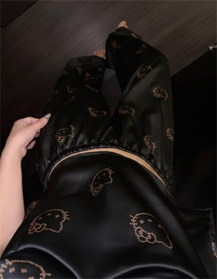 Siyah Hello Kitty Taş Detaylı Saten Homewear Pijama Takımı