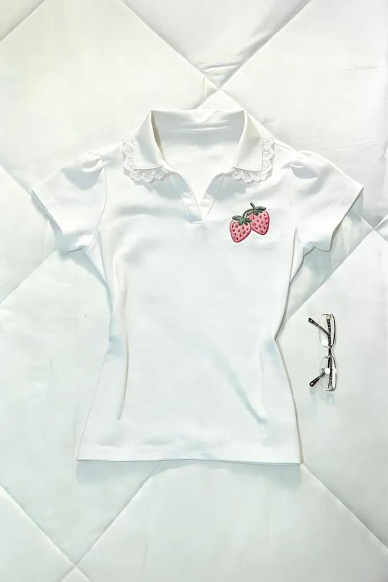 Beyaz Strawberry Dantel Yaka Detaylı Y2K Kısa Kollu Crop