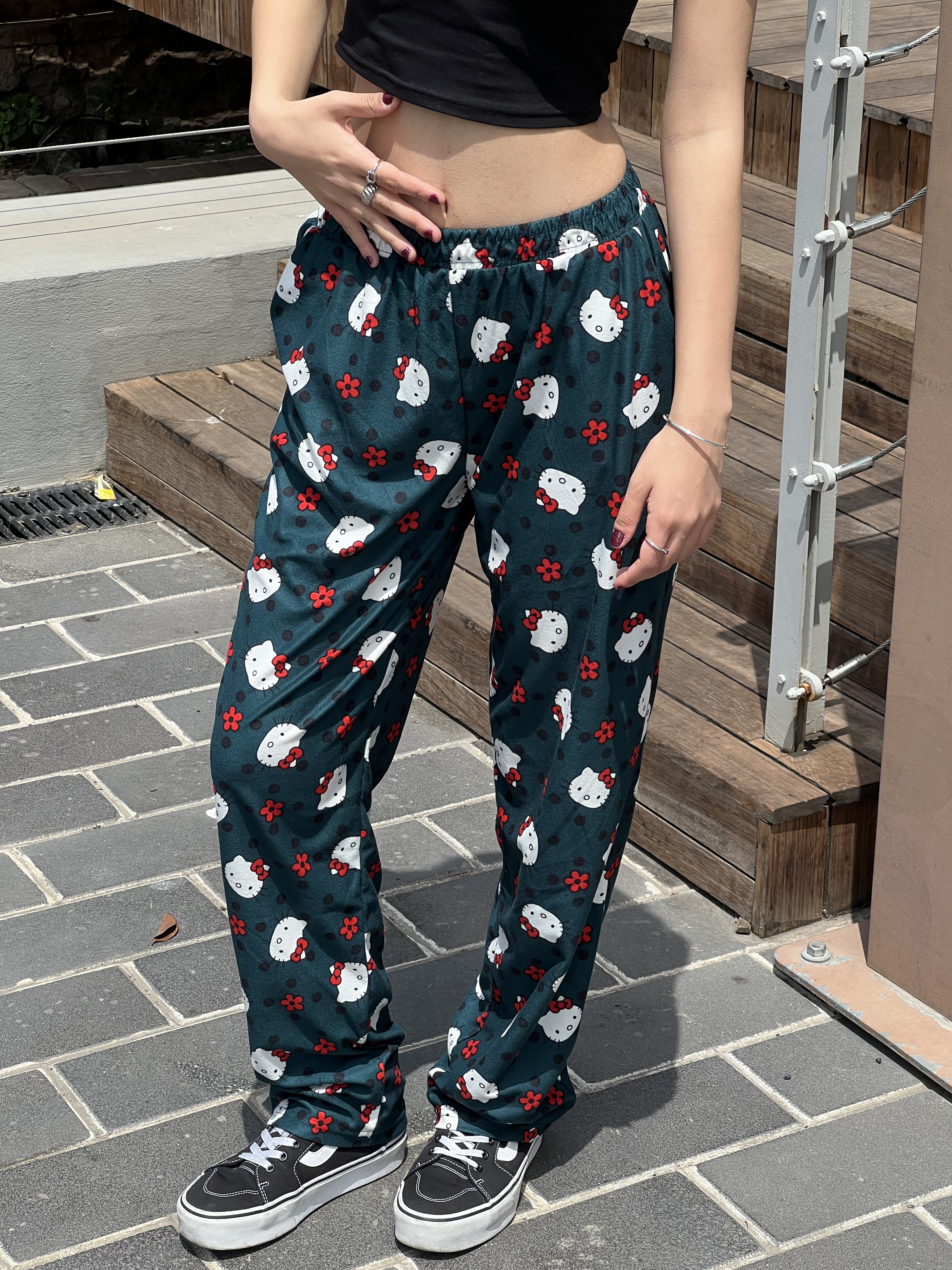 Çiçek Hello Kitty Detaylı Bol Eşofman Altı