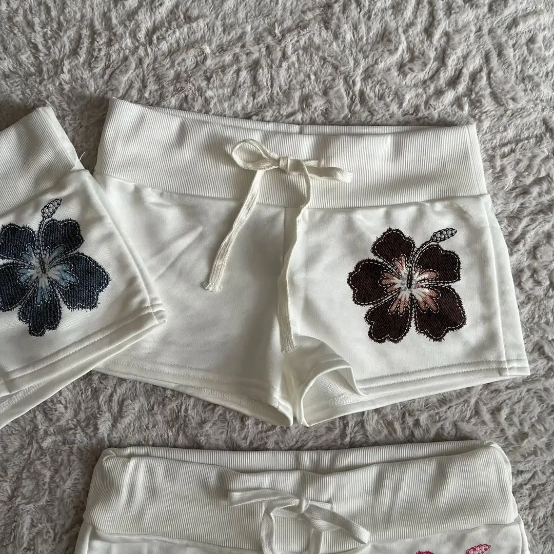 Kahverengi Sakura Flower Mini Şort