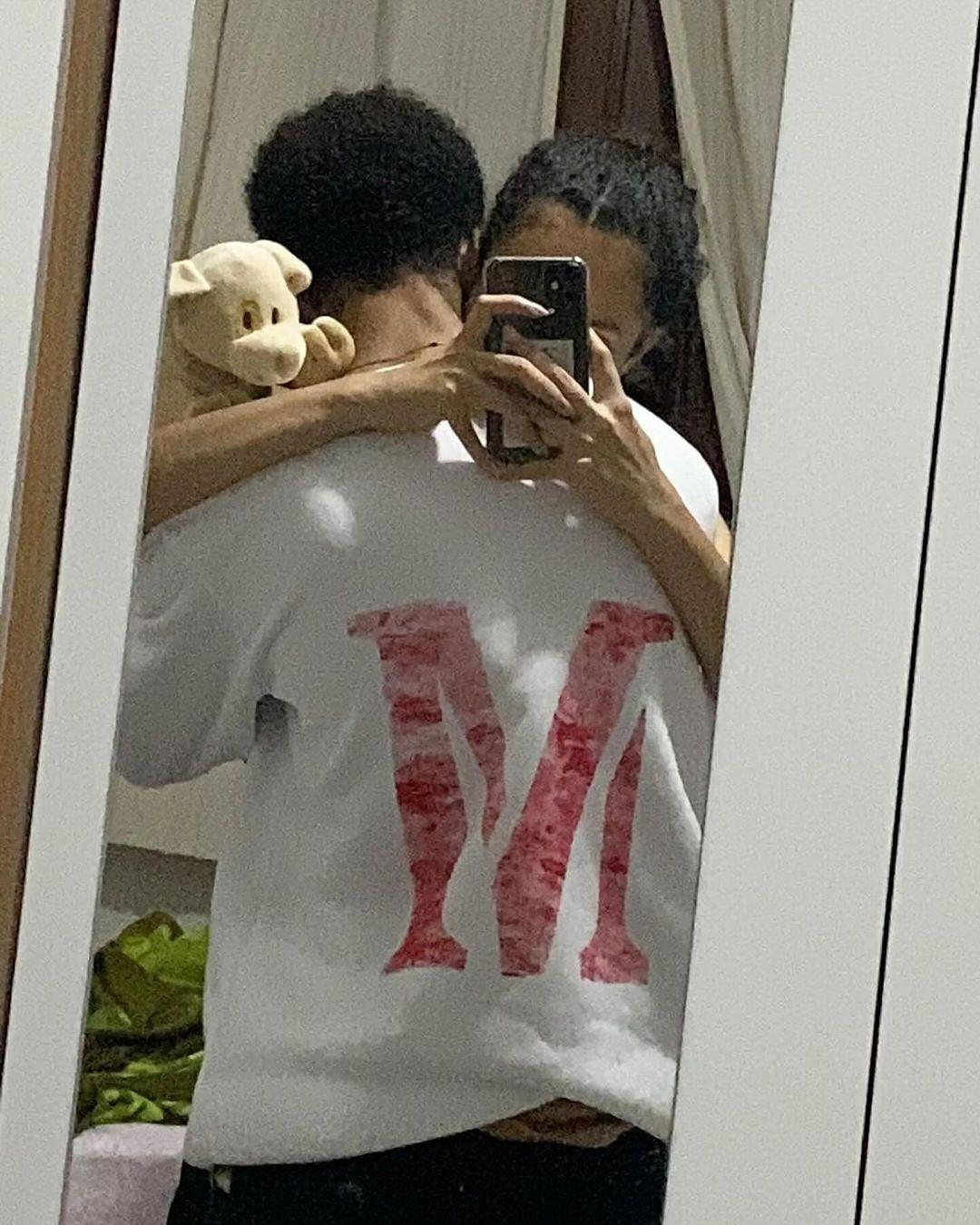 M Harfi Kiss Detail Oversize Unisex T-shirt