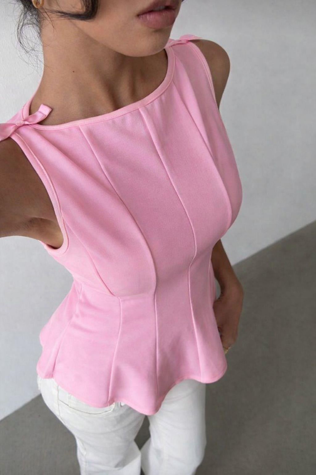 Pembe Fiyonk Detaylı Parçalı Bluz