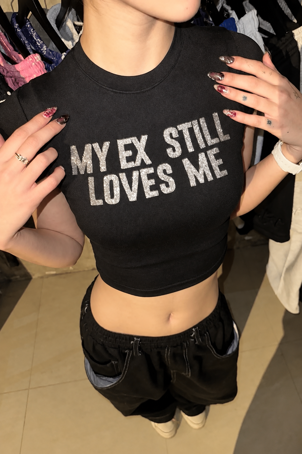 Siyah My Ex Stıll Loves Me Taş Baskılı Crop
