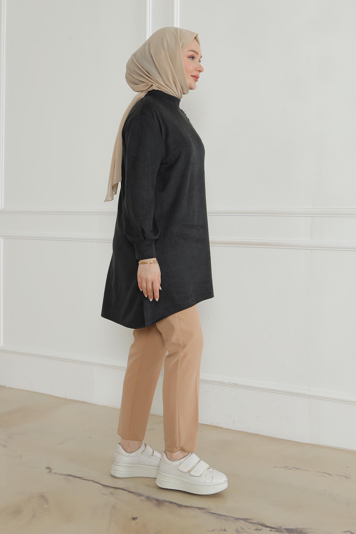 ARMİNE TREND Fermuar ve Taş Detaylı Kolları Ribanalı Tunik-Siyah 24KT427 ARMİNE TREND Fermuar ve Taş Detaylı Kolları Ribanalı Tunik-Siyah 24KT427