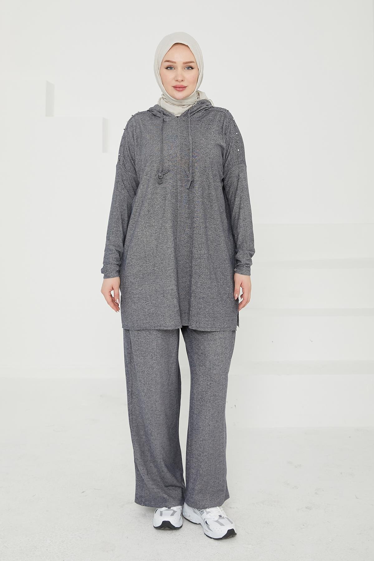 ARMİNE TREND Kapüşonlu Omuzları Taş Detaylı Pantolonlu İkili Takım-Lacivert 24KT605 ARMİNE TREND Kapüşonlu Omuzları Taş Detaylı Pantolonlu İkili Takım-Lacivert 24KT605