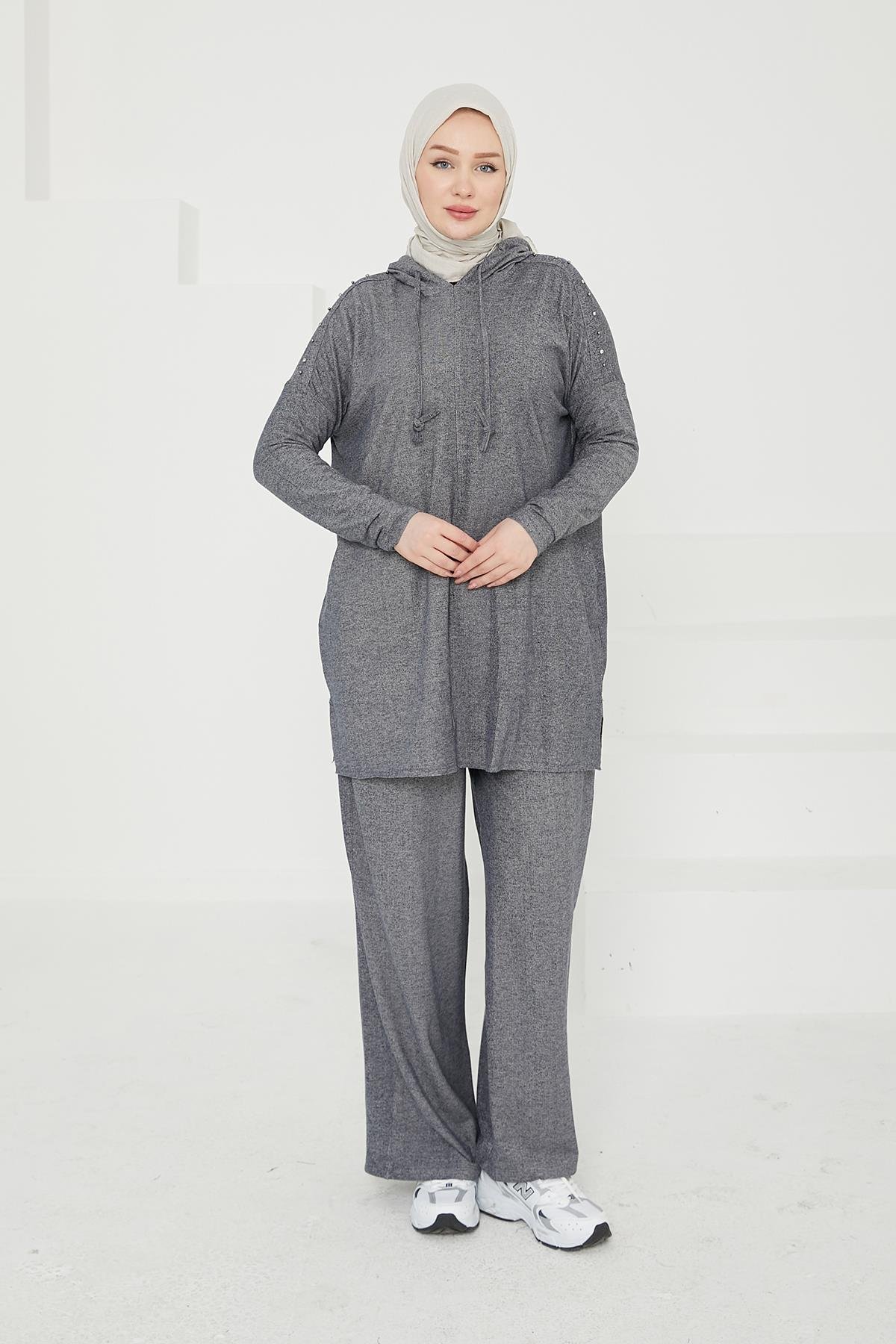 ARMİNE TREND Kapüşonlu Omuzları Taş Detaylı Pantolonlu İkili Takım-Lacivert 24KT605 ARMİNE TREND Kapüşonlu Omuzları Taş Detaylı Pantolonlu İkili Takım-Lacivert 24KT605