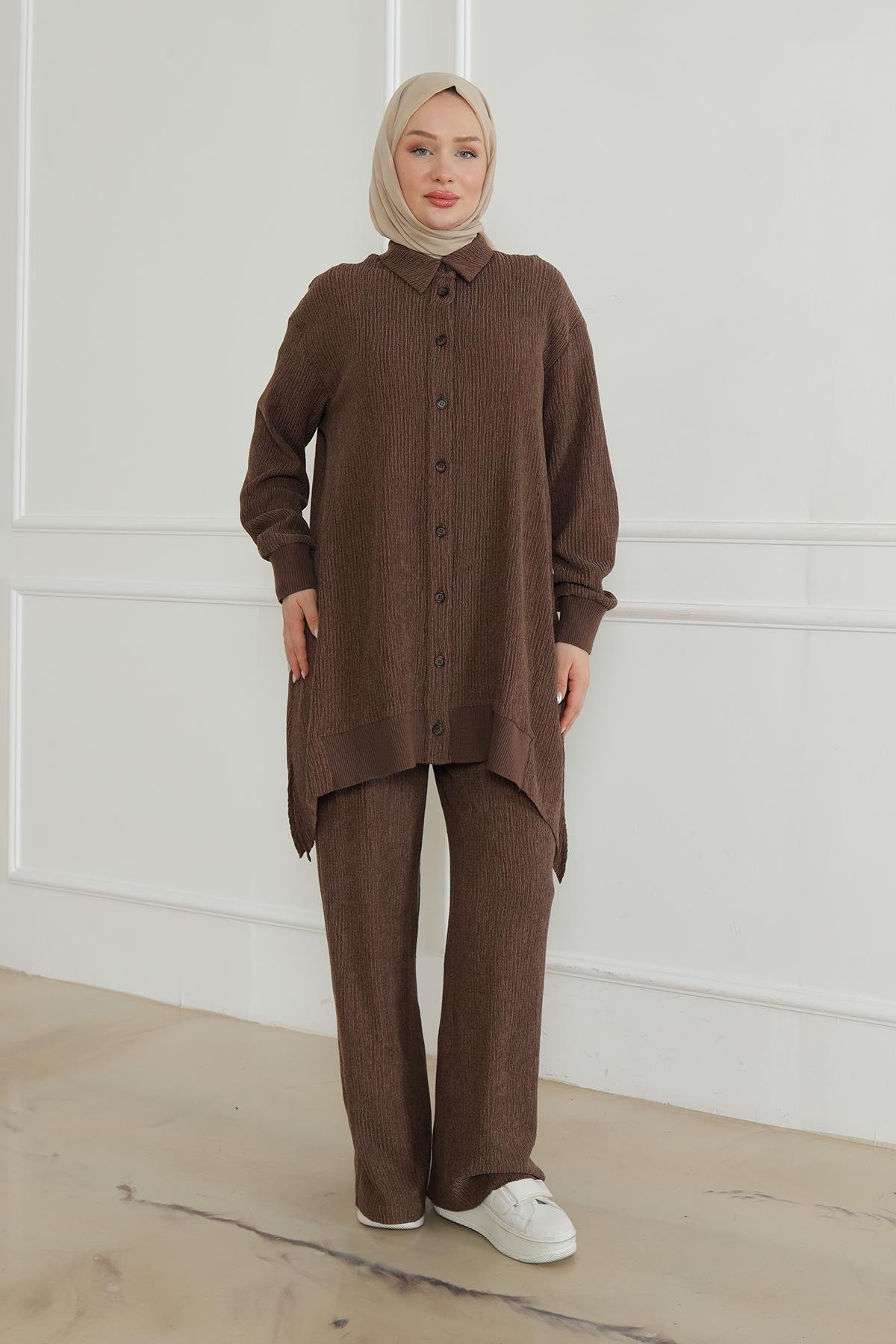 ARMİNE TREND Kolları Ribanalı Gömlek Yakalı Pantolonlu Takım-Kahverengi 24KT652 ARMİNE TREND Kolları Ribanalı Gömlek Yakalı Pantolonlu Takım-Kahverengi 24KT652