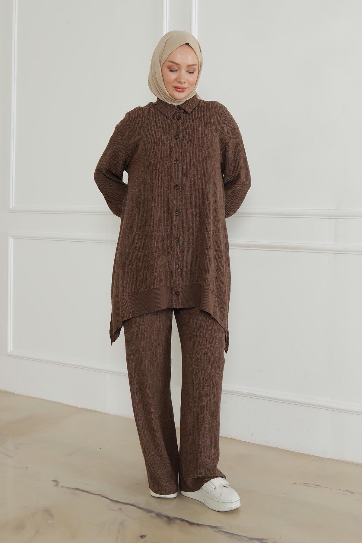 ARMİNE TREND Kolları Ribanalı Gömlek Yakalı Pantolonlu Takım-Kahverengi 24KT652 ARMİNE TREND Kolları Ribanalı Gömlek Yakalı Pantolonlu Takım-Kahverengi 24KT652